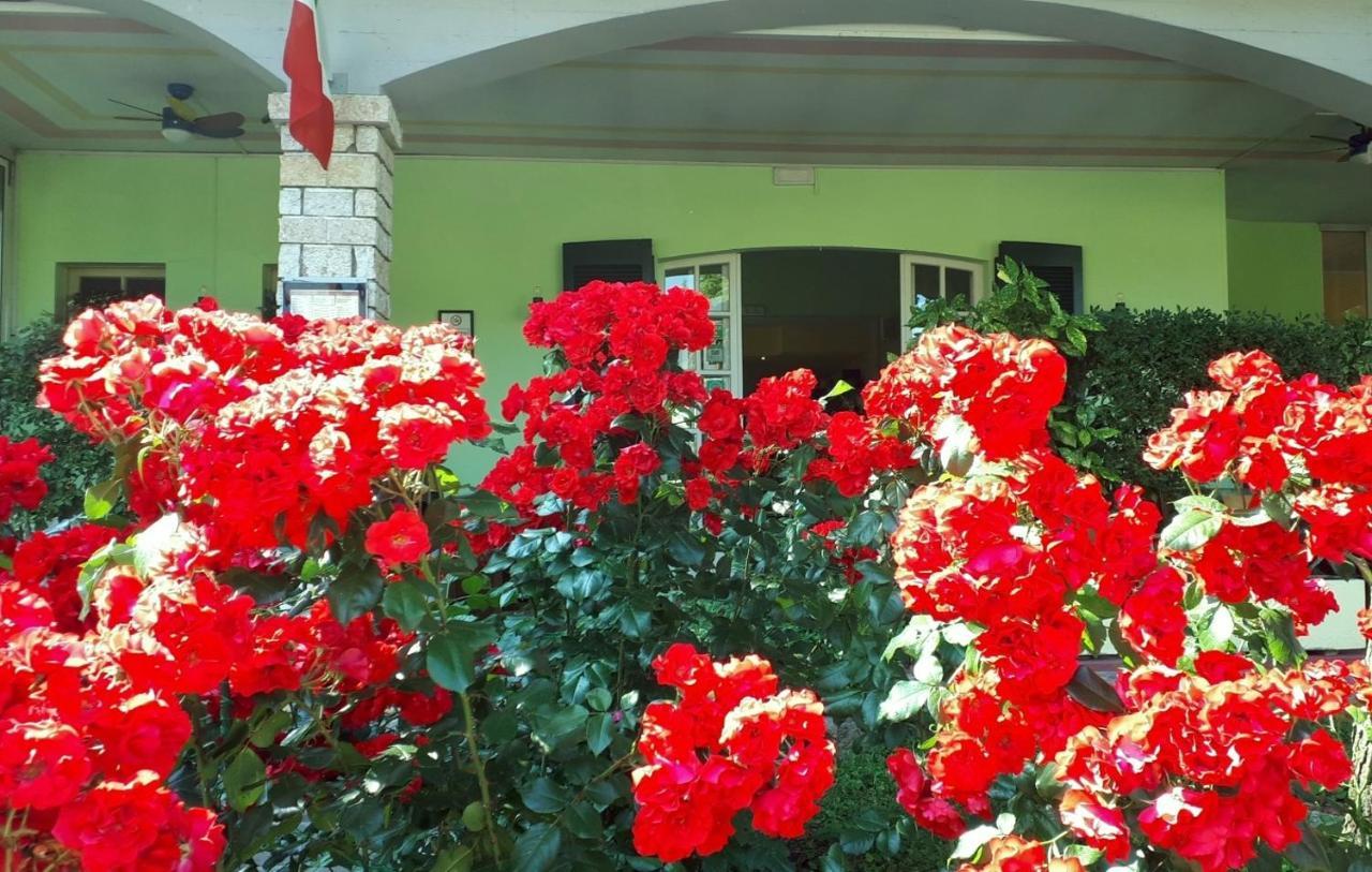 Albergo La Quiete Desenzano del Garda Exterior foto